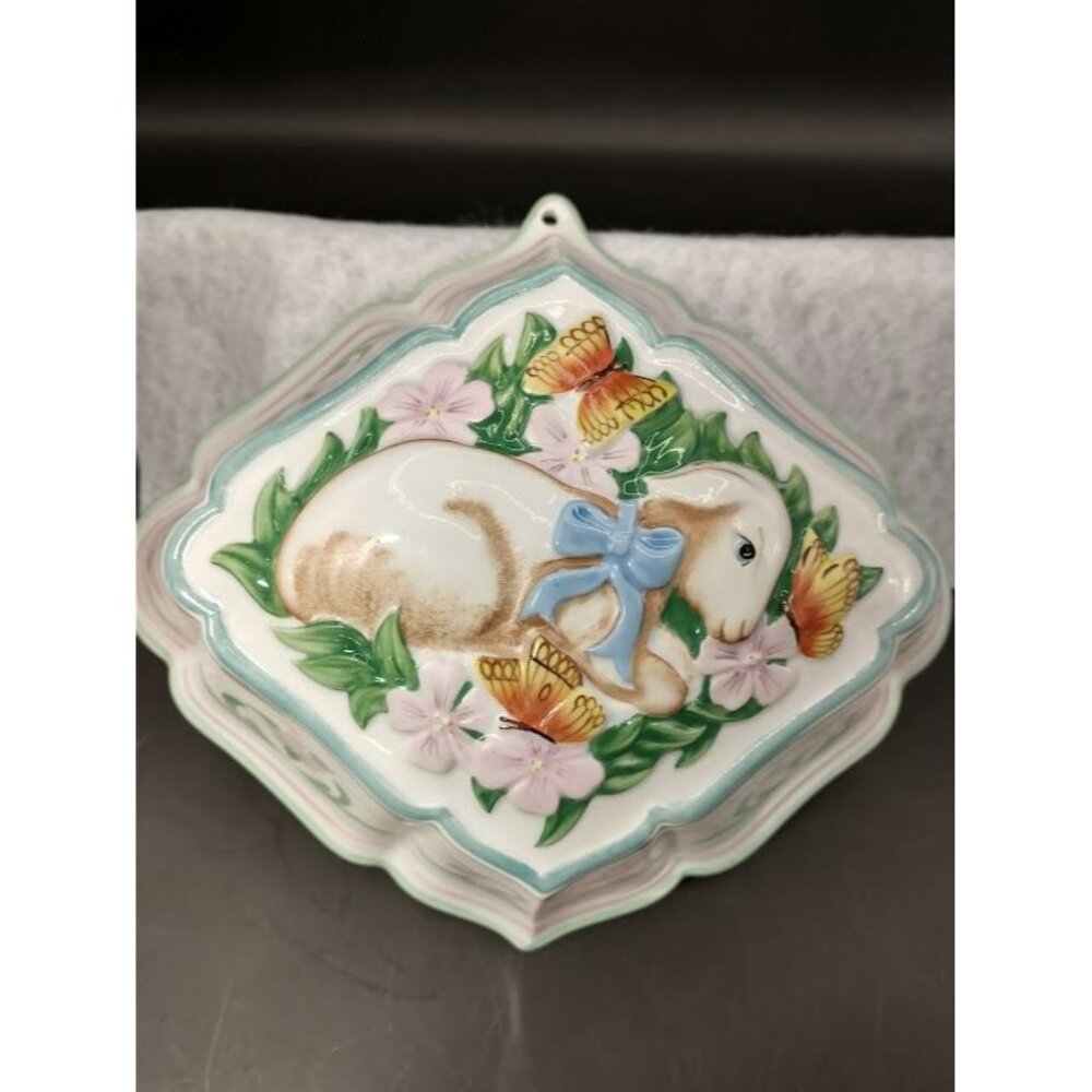 The Franklin Mint Le Cordon Bleu 1986 Lamb & Butterfly Ceramic Wall Plaque